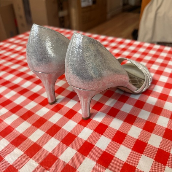 Alfani Giorjah Sliver Metallic Open Toe Pump Size 6.5 - Picture 11 of 13